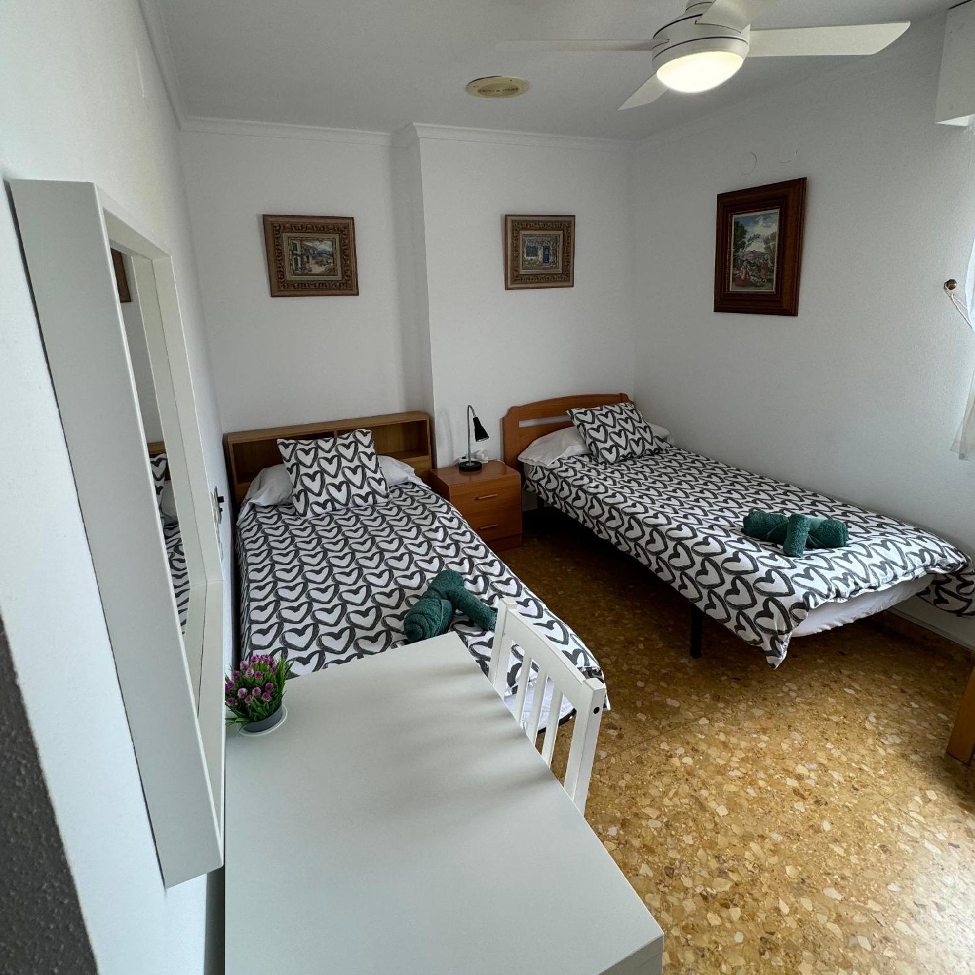 Habitaciones En Gandia A 5 Min Del Centro Historico Luaran gambar