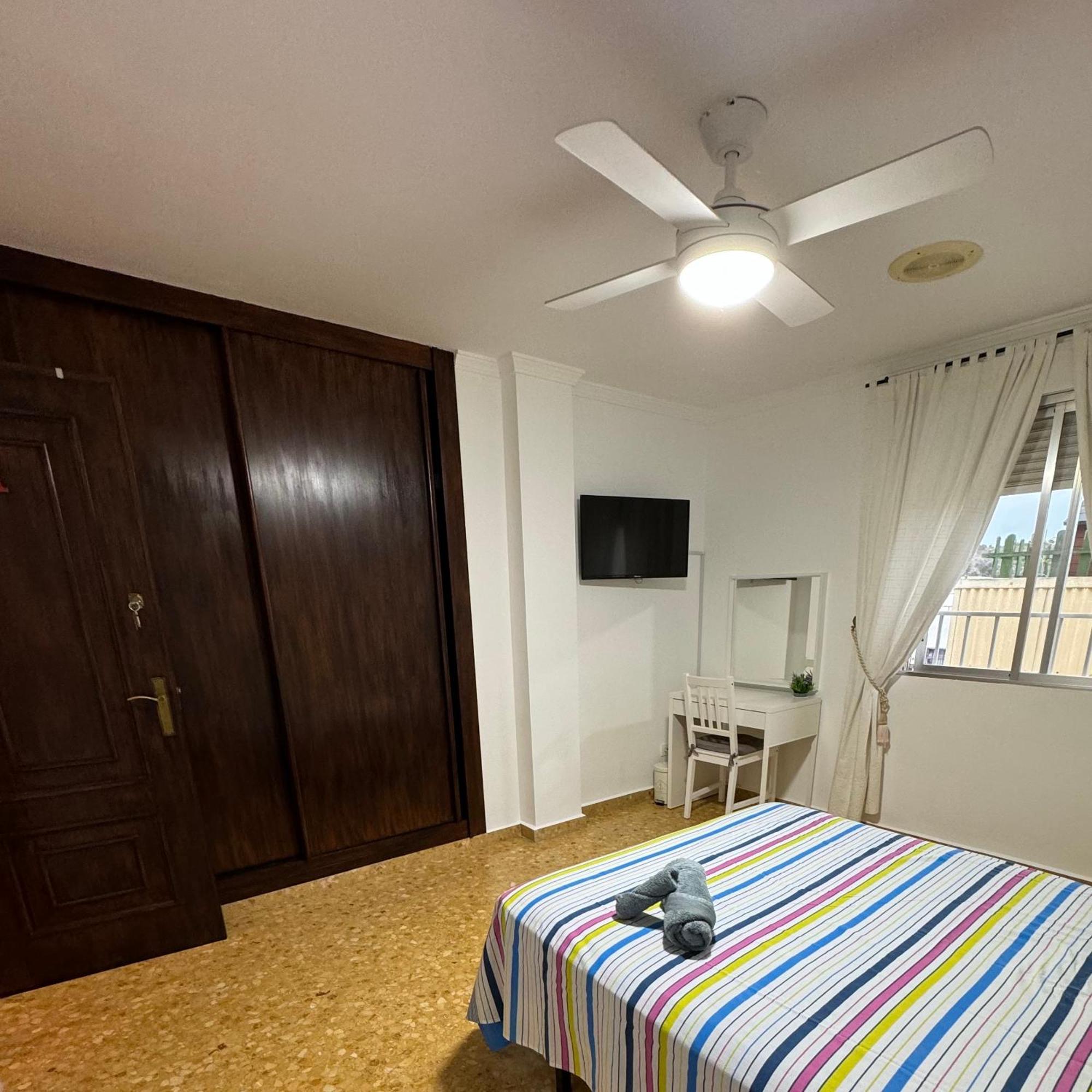 Habitaciones En Gandia A 5 Min Del Centro Historico Luaran gambar