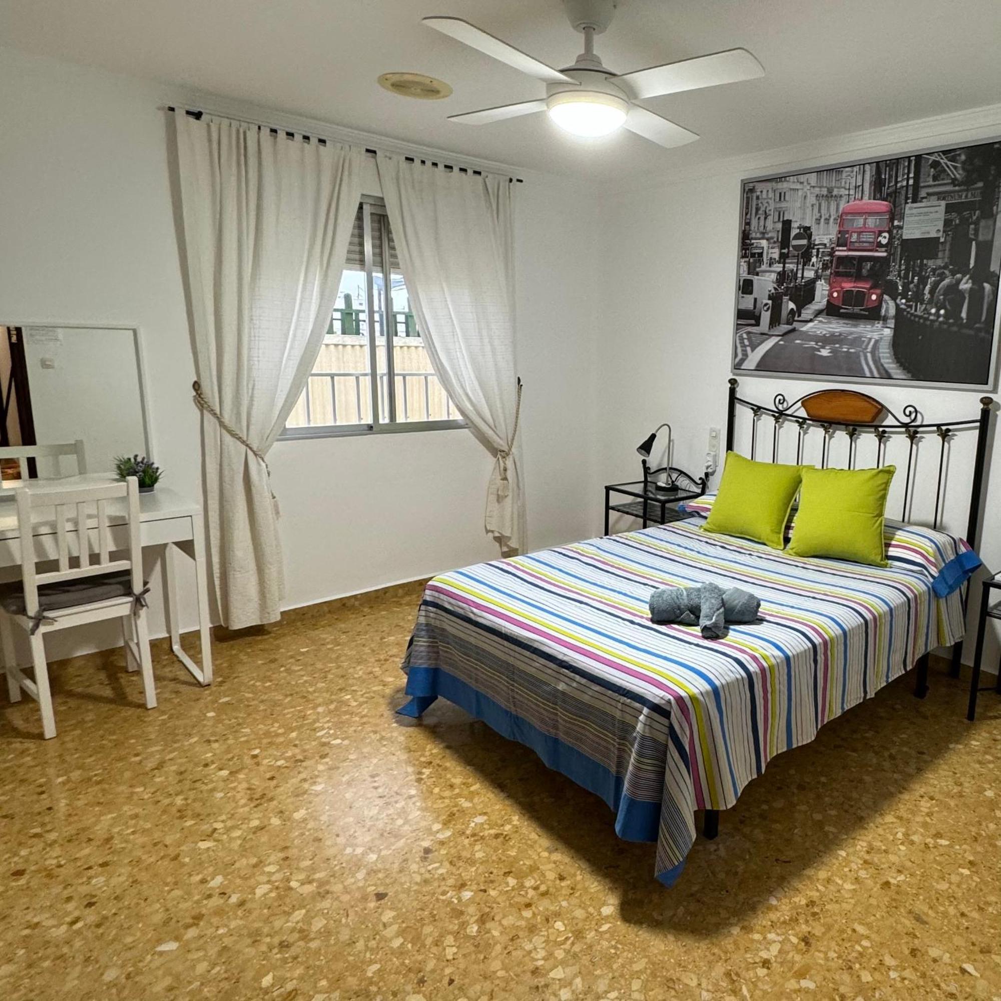 Habitaciones En Gandia A 5 Min Del Centro Historico Luaran gambar